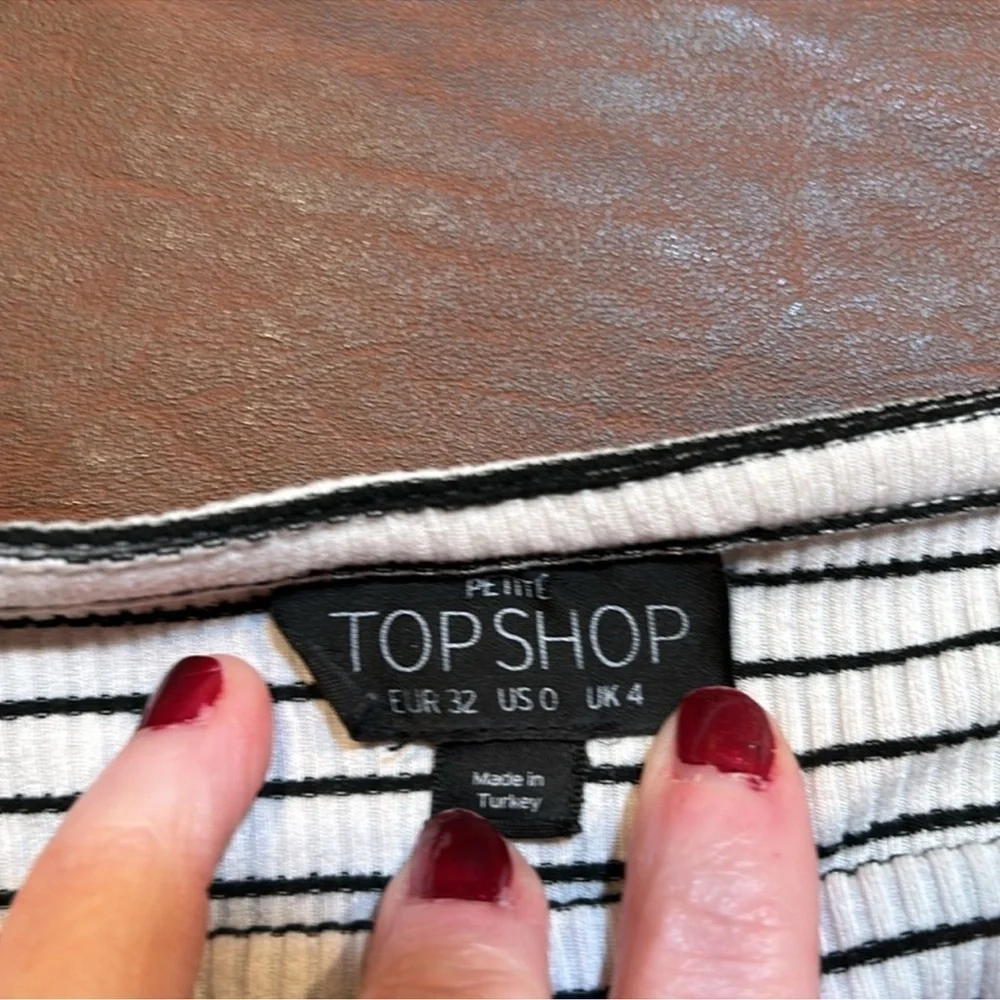 TOPSHOP PETITE Gray with Black Stripes Crop Tank Top Size 0 - Picture 5 of 7